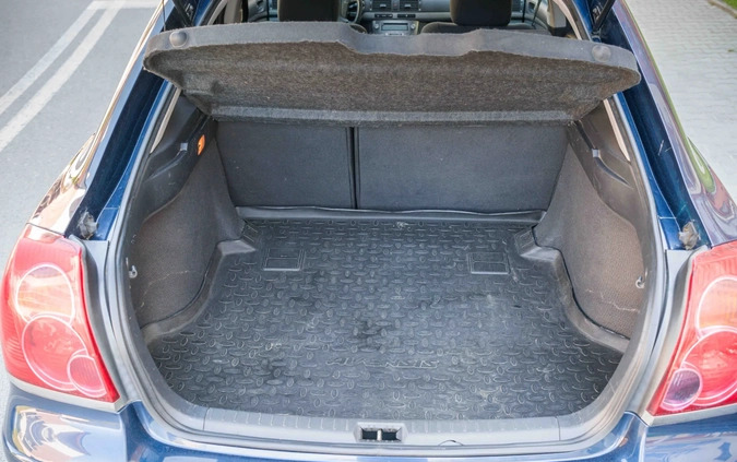 Toyota Avensis cena 9000 przebieg: 250000, rok produkcji 2003 z Chocianów małe 137